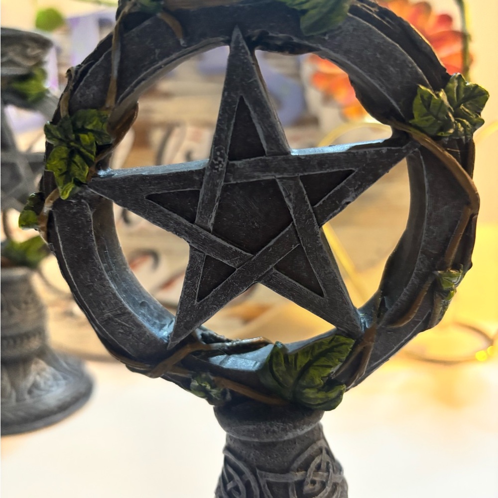 Decorative Pentagram Candle Holder - Black and Green - Picture 5 of 8